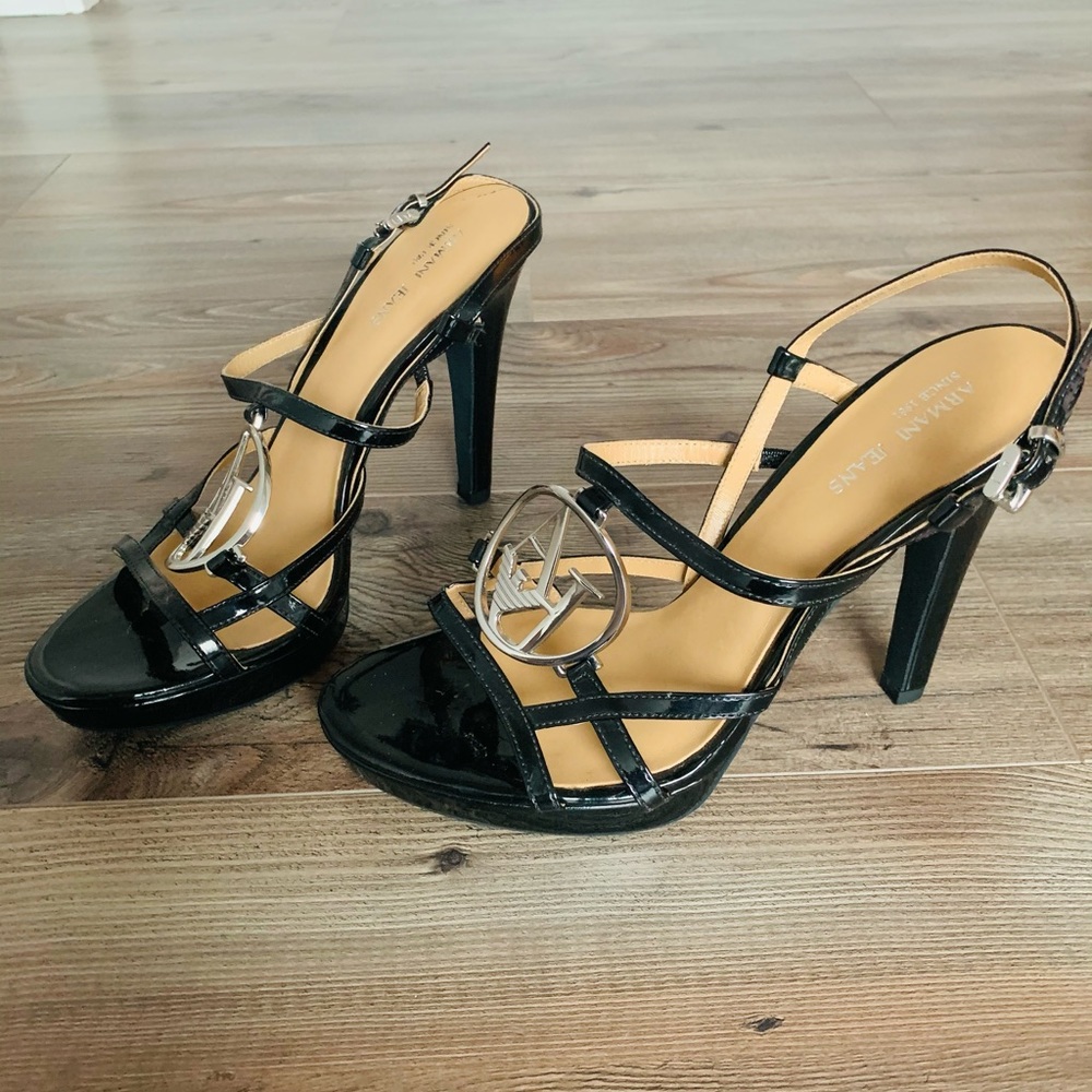 ARMANI JEANS Patent Leather Sandal Metal Logo 5.5